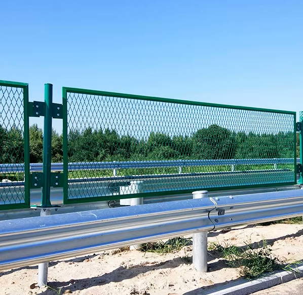 Anti-glare Fence